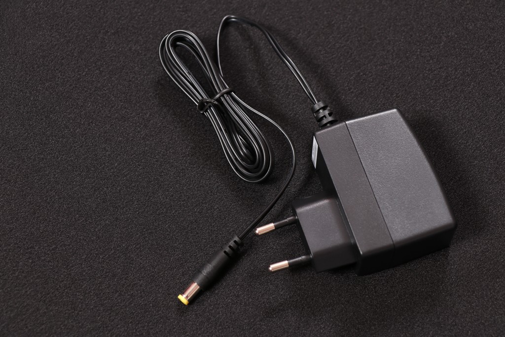 12V 1A AC/DC Power Adapter-EE1020-BC3R2 - Image 2
