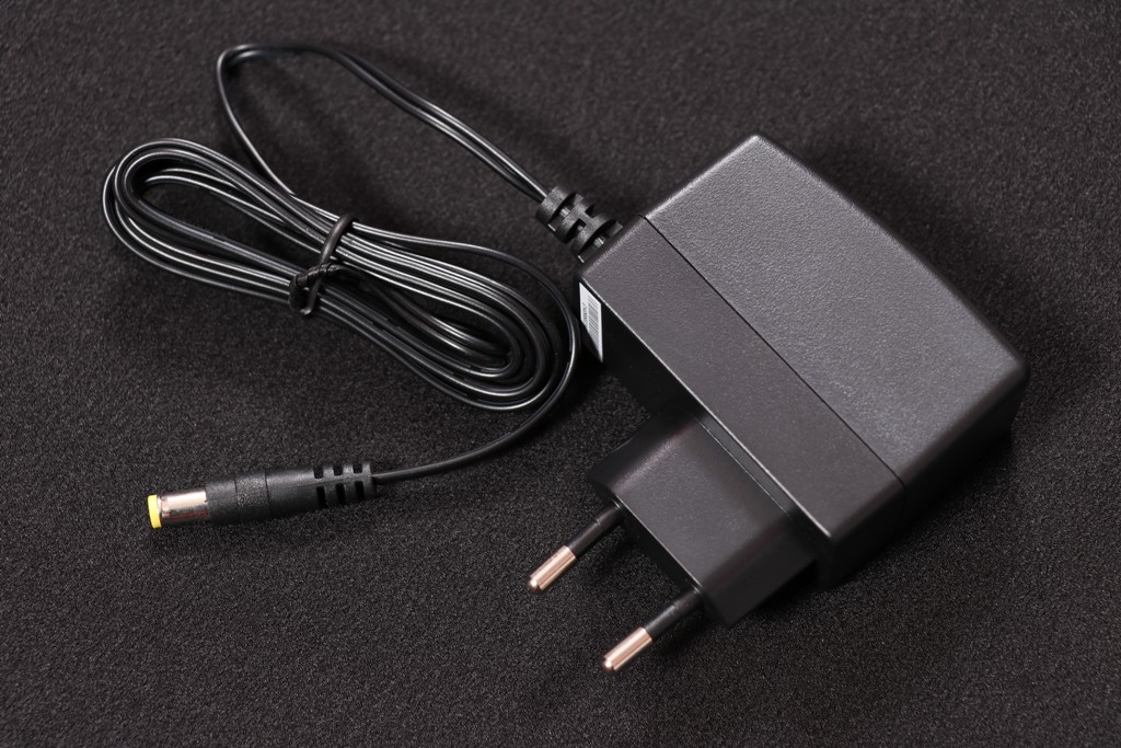 12V 1A AC/DC Power Adapter-EE1020-BC3R2