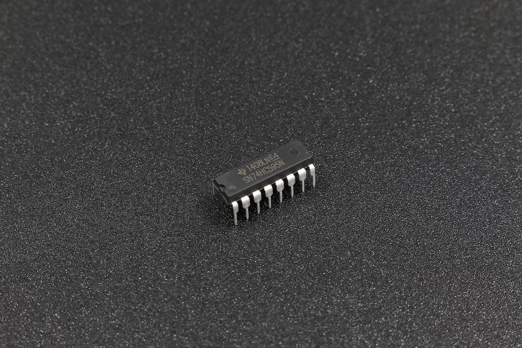 74HC595 Serial In Parallel Out Shift Register-EE433-K4R1