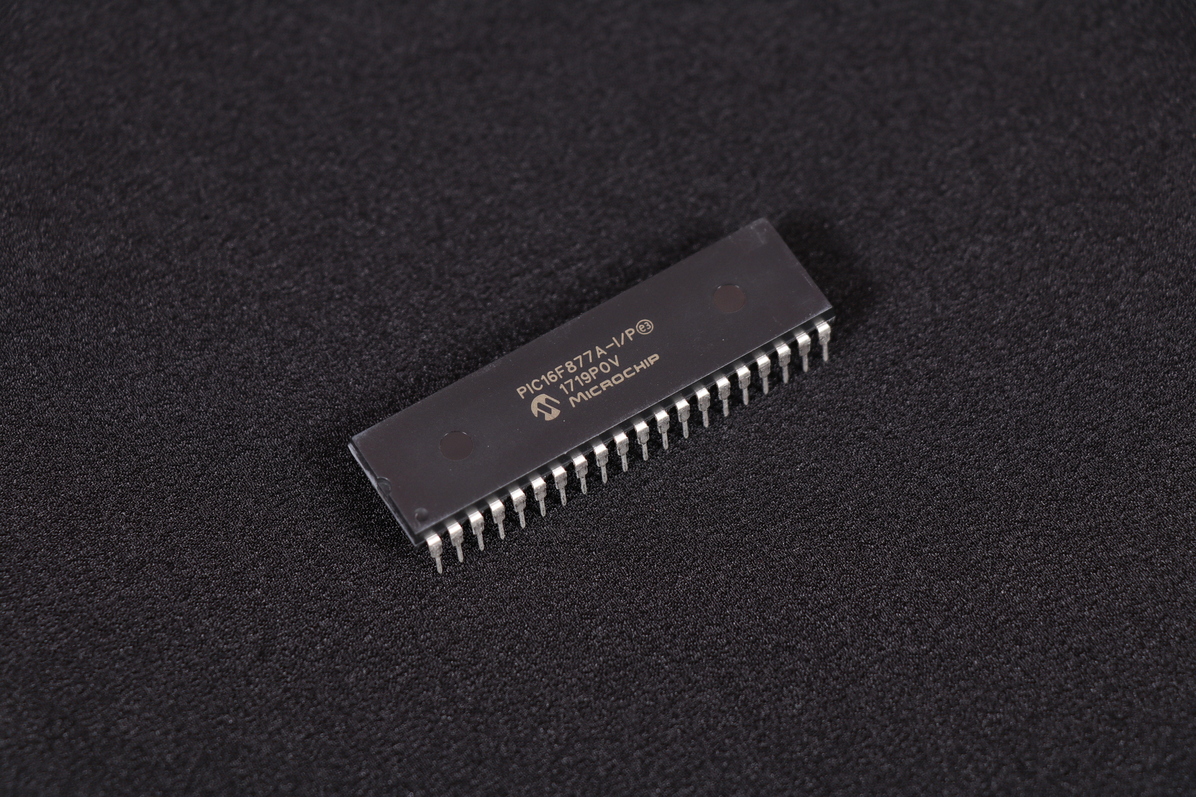 PIC16F877A-EE643-K5R1